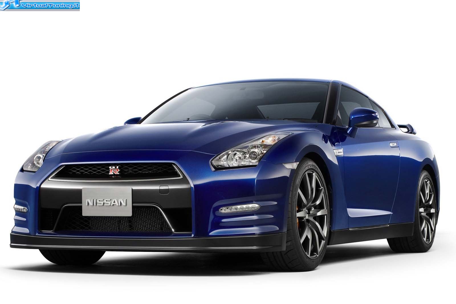 NISSAN GT-R