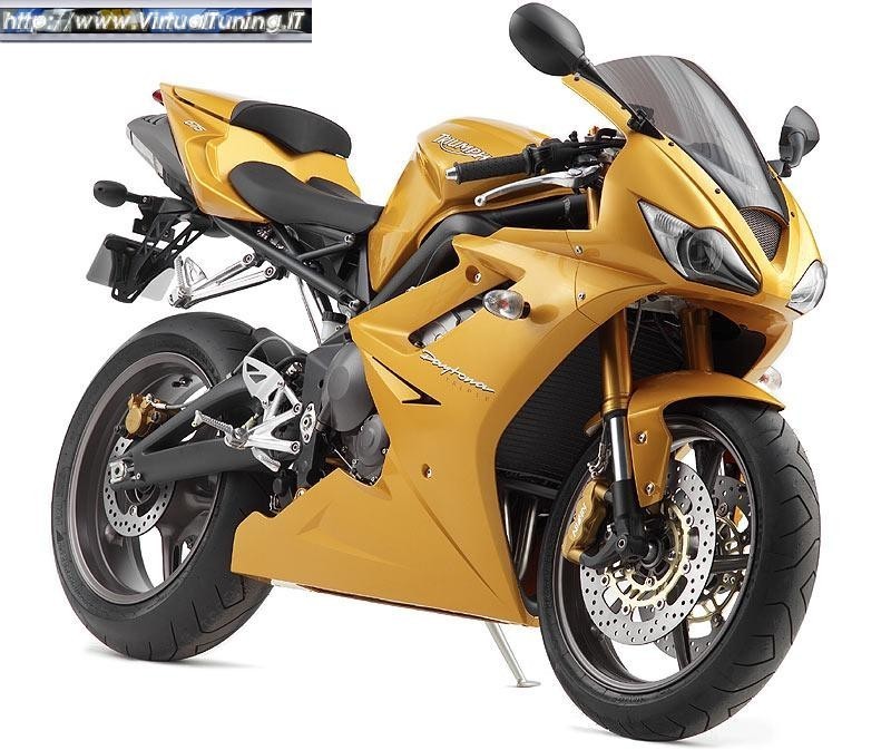 TRIUMPH Daytona 675