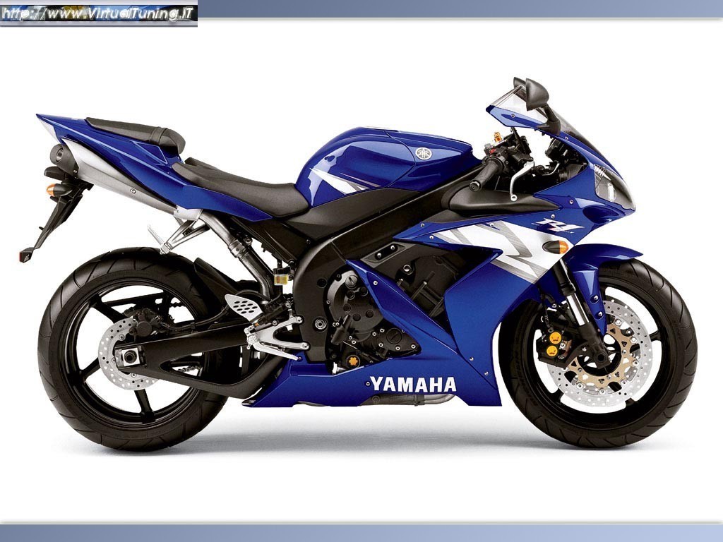 YAMAHA R1