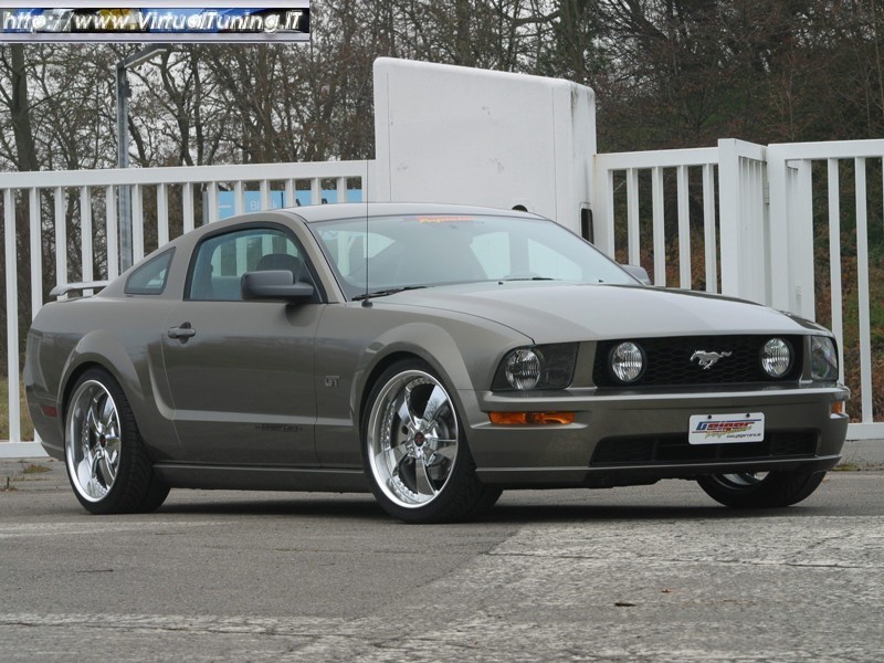MUSTANG GT