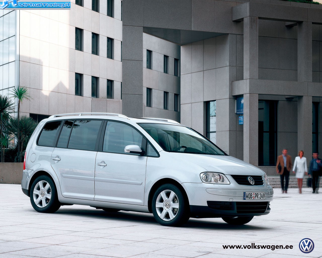 VOLKSWAGEN Touran