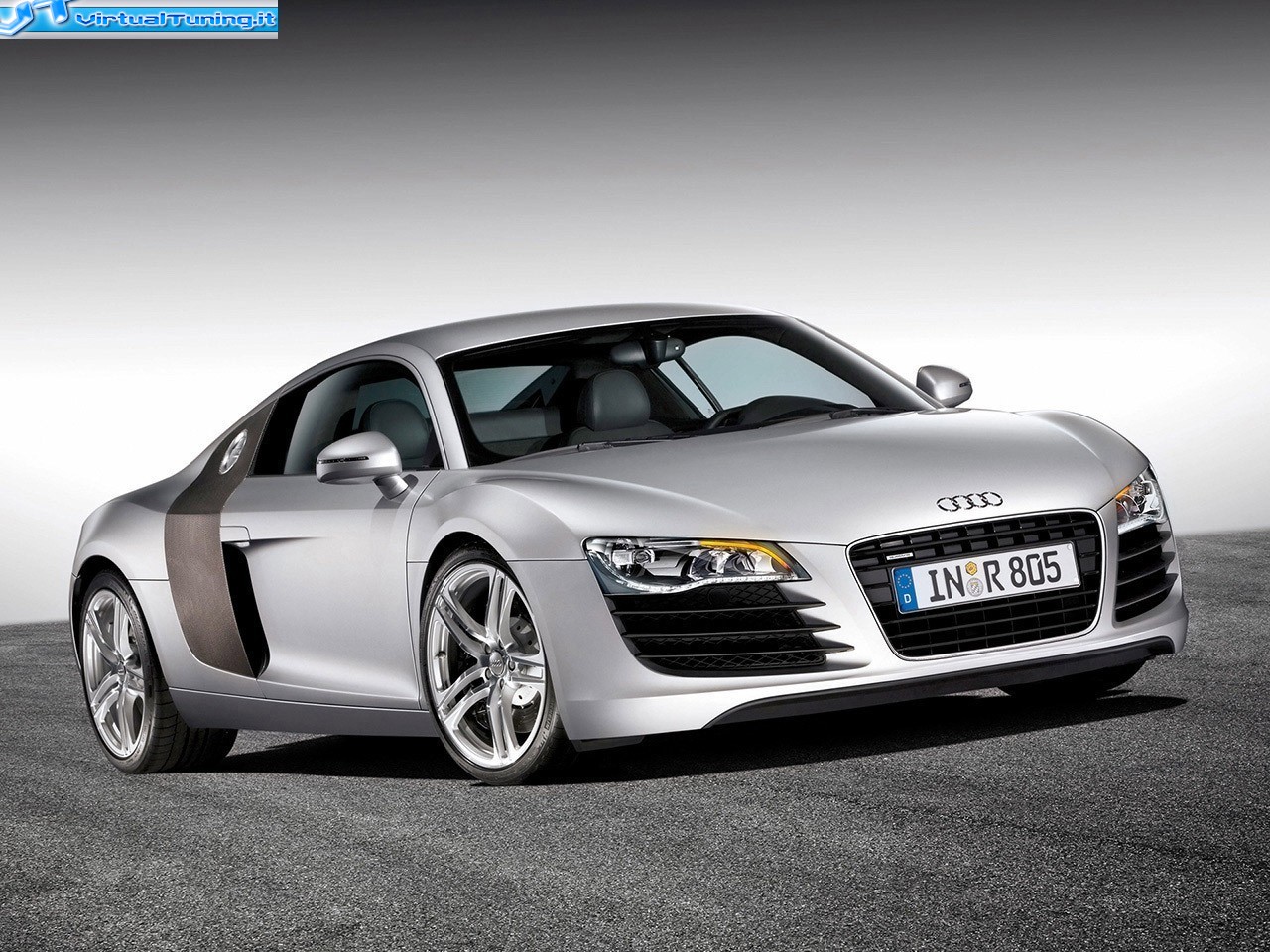 AUDI R8