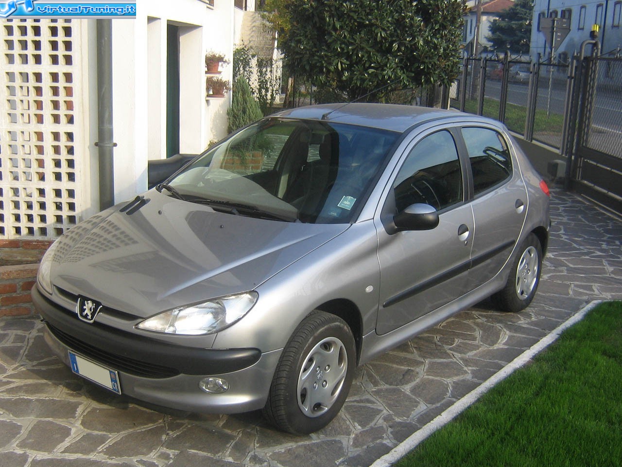 PEUGEOT 206
