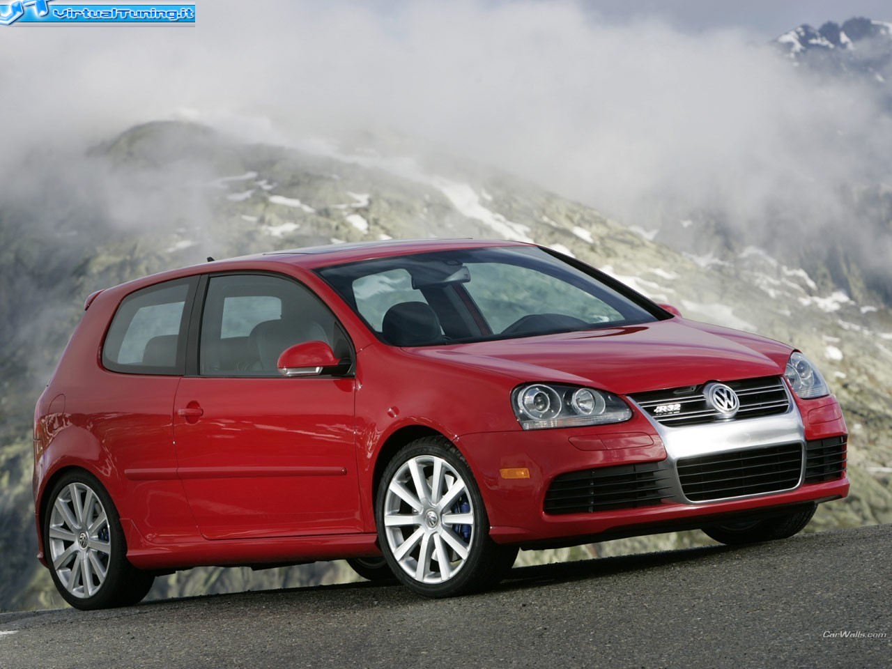 VOLKSWAGEN Golf R32