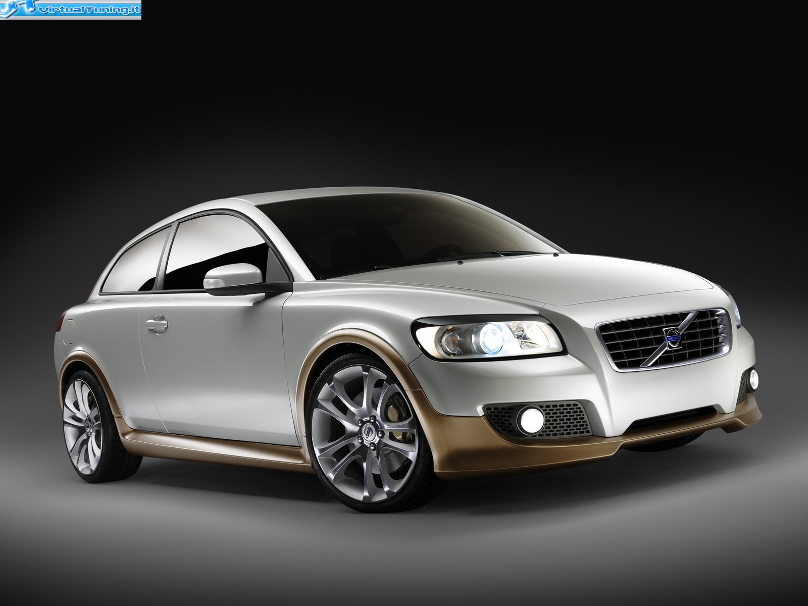 VOLVO C-30