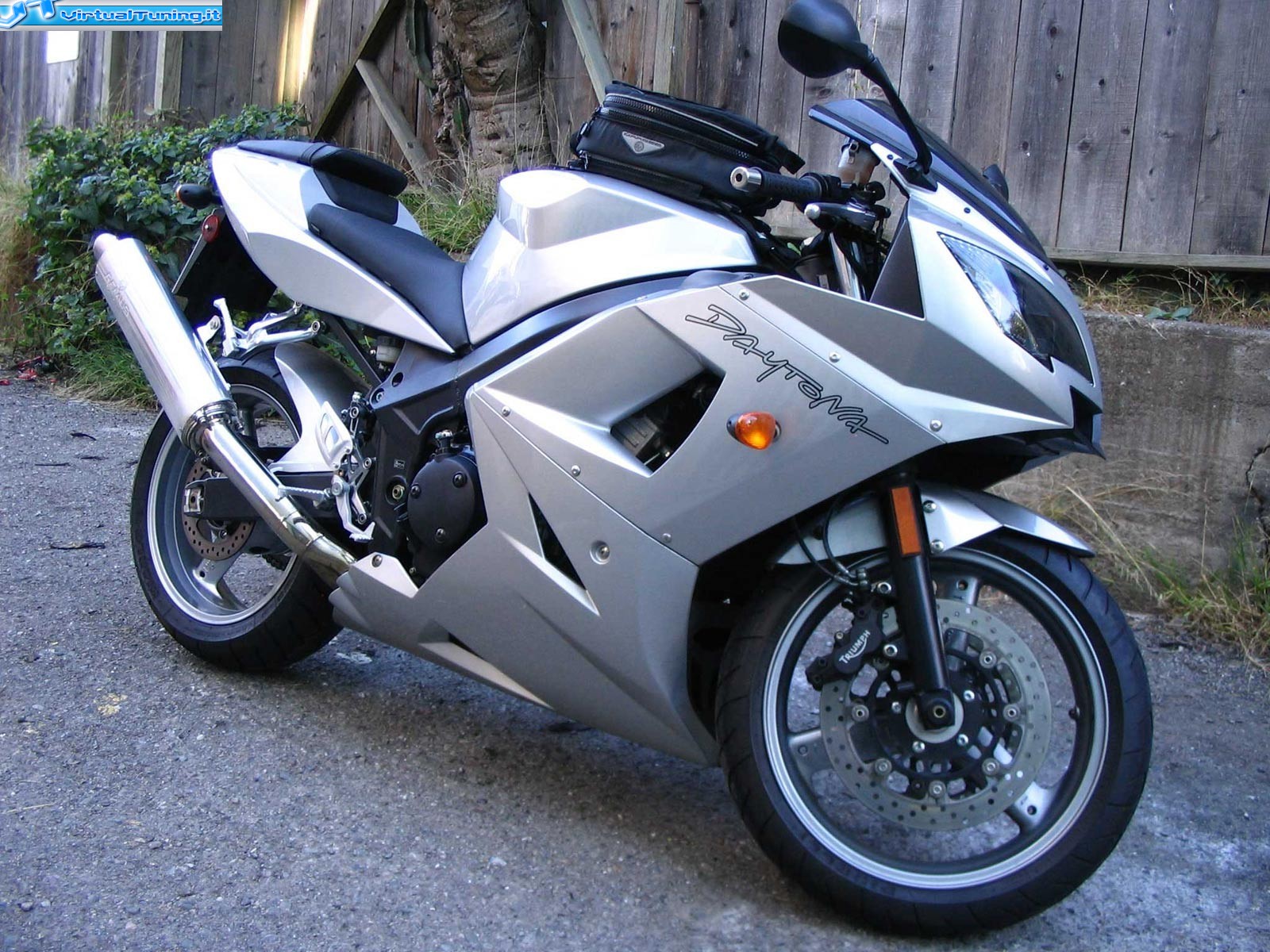 TRIUMPH Daytona 