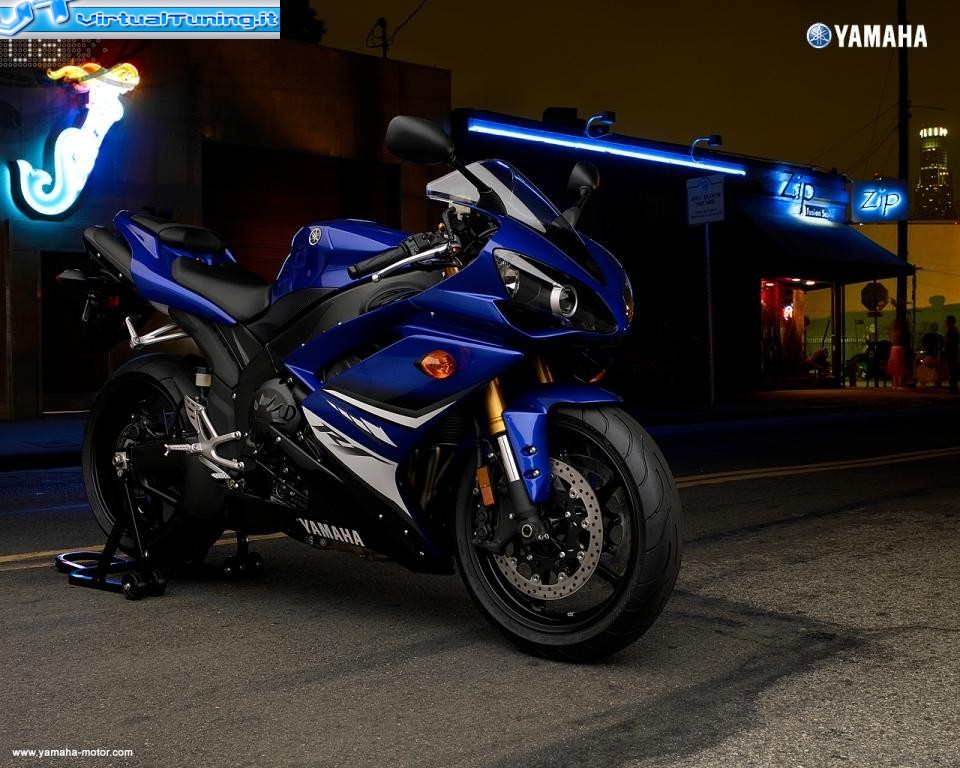 YAMAHA YZF-R1