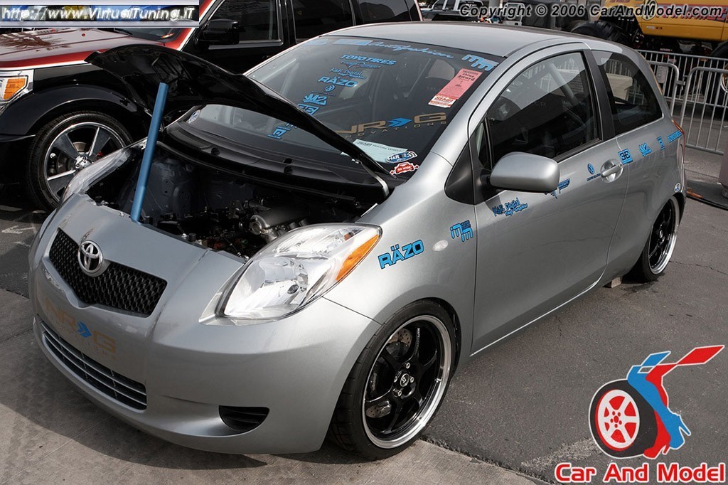 TOYOTA Yaris