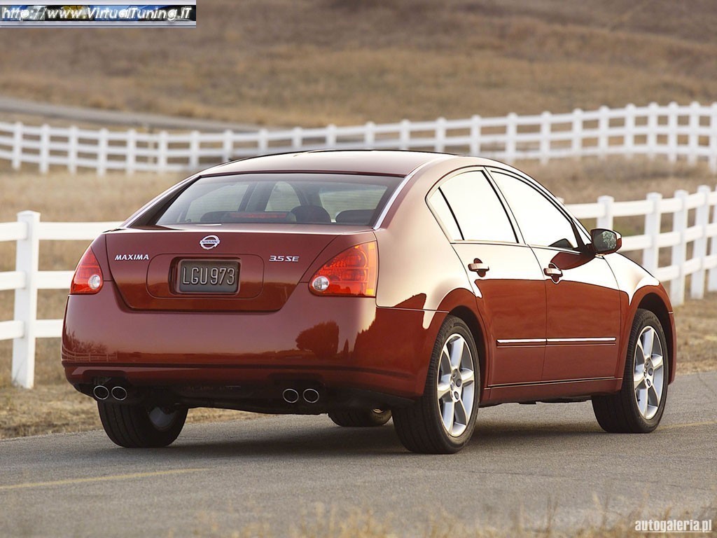 NISSAN Maxima