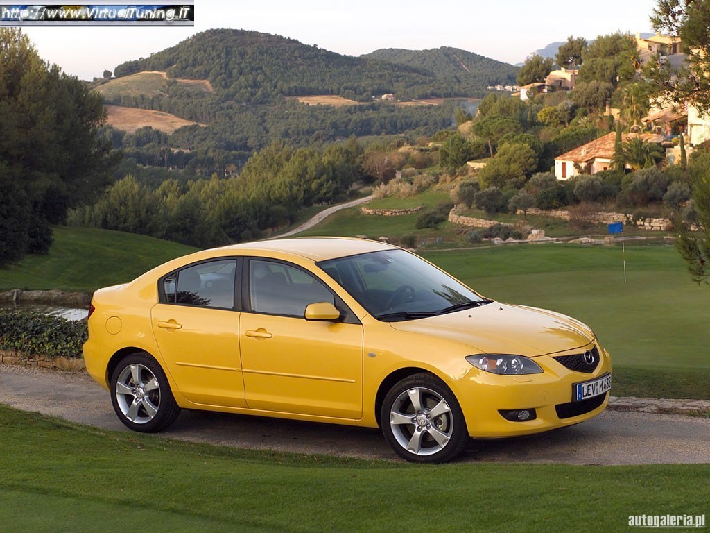 MAZDA 3 sedan