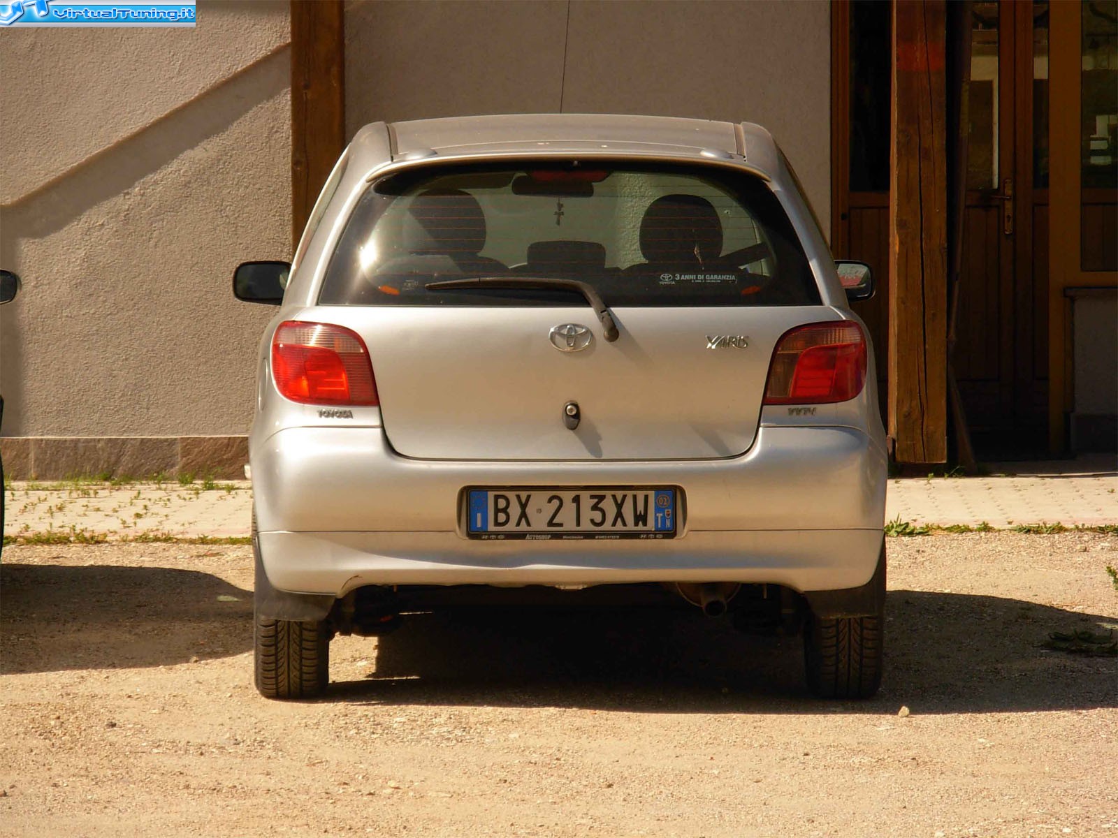 TOYOTA Yaris