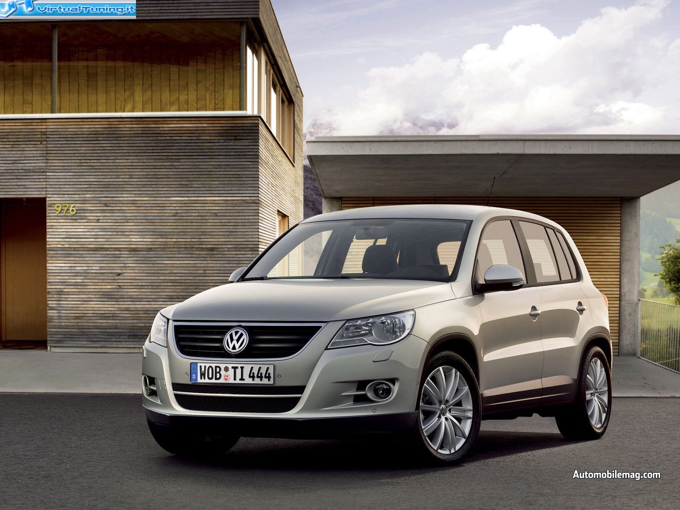 VOLKSWAGEN Tiguan