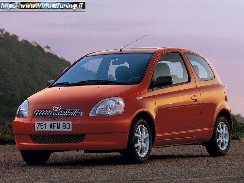 TOYOTA yaris
