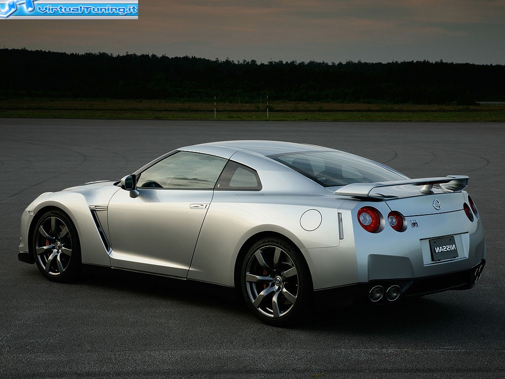 NISSAN Gtr