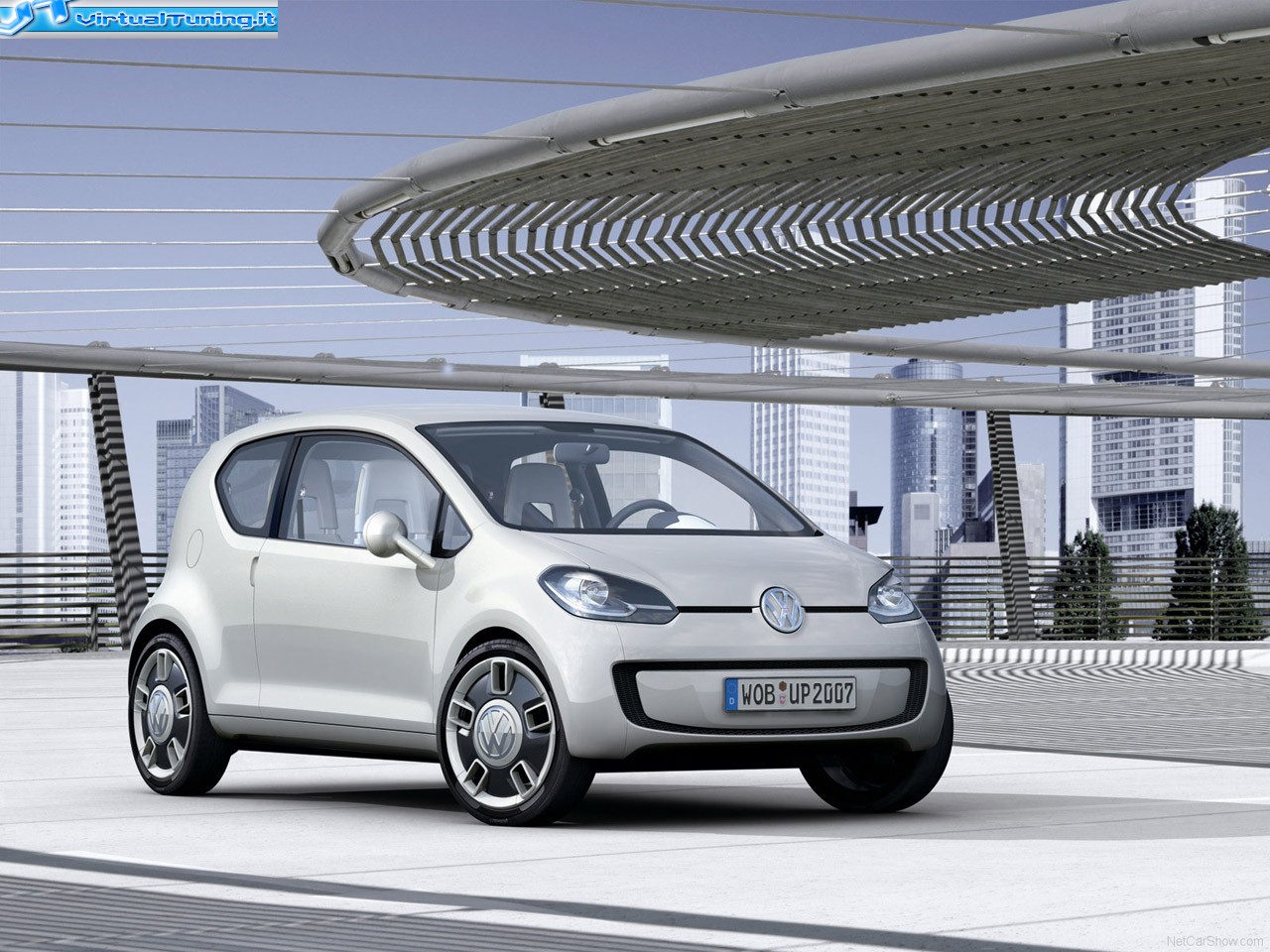 VOLKSWAGEN UP GTI