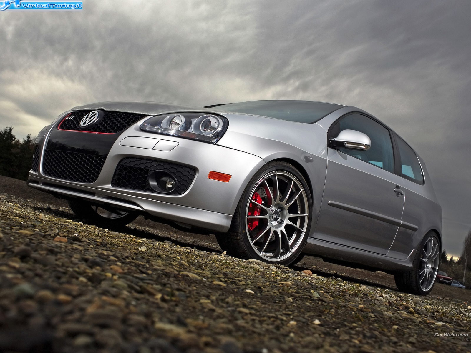 VOLKSWAGEN Golf GTI
