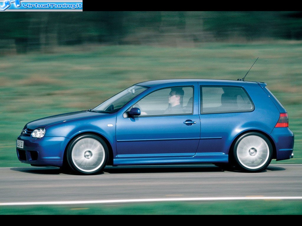VOLKSWAGEN Golf R32