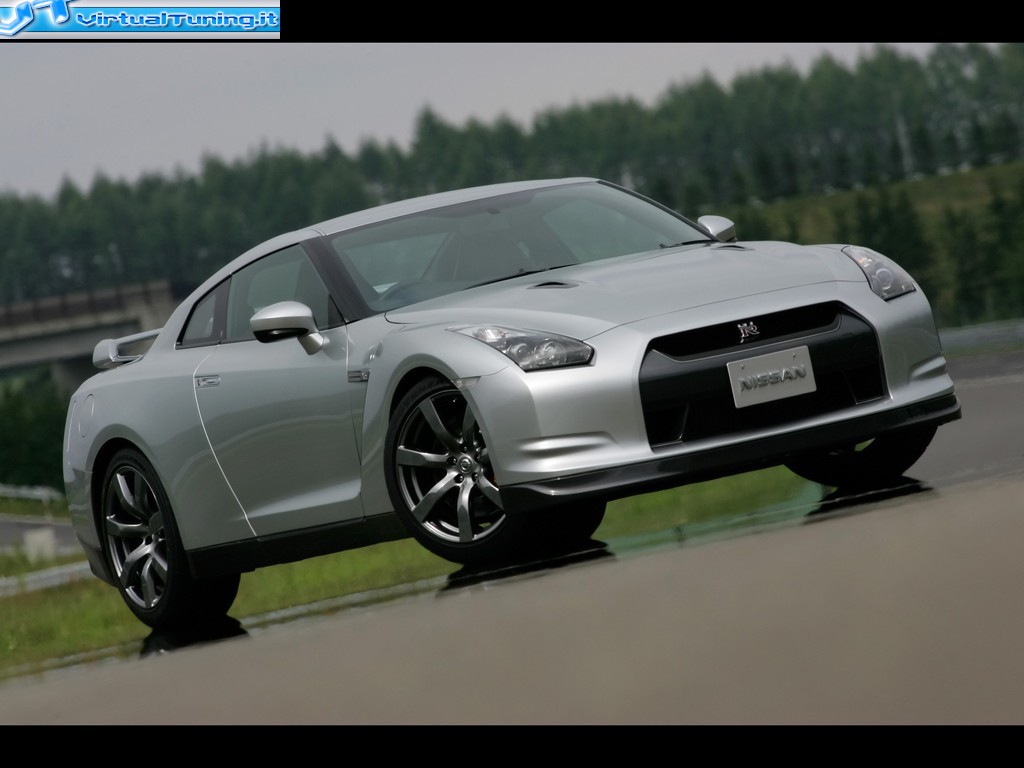 NISSAN GT-R