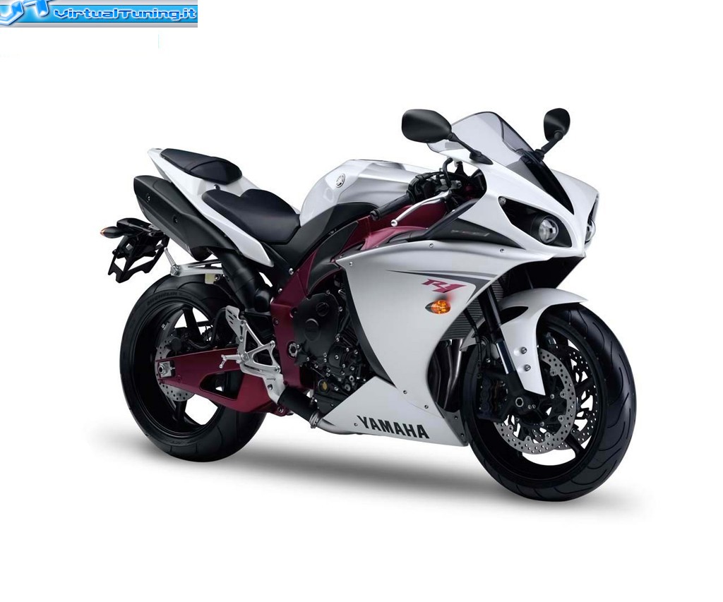YAMAHA R1