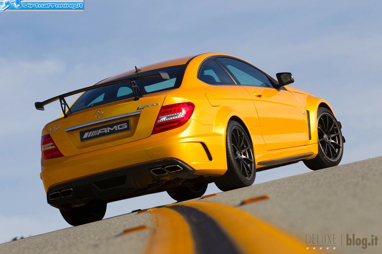 MERCEDES C63  AMG