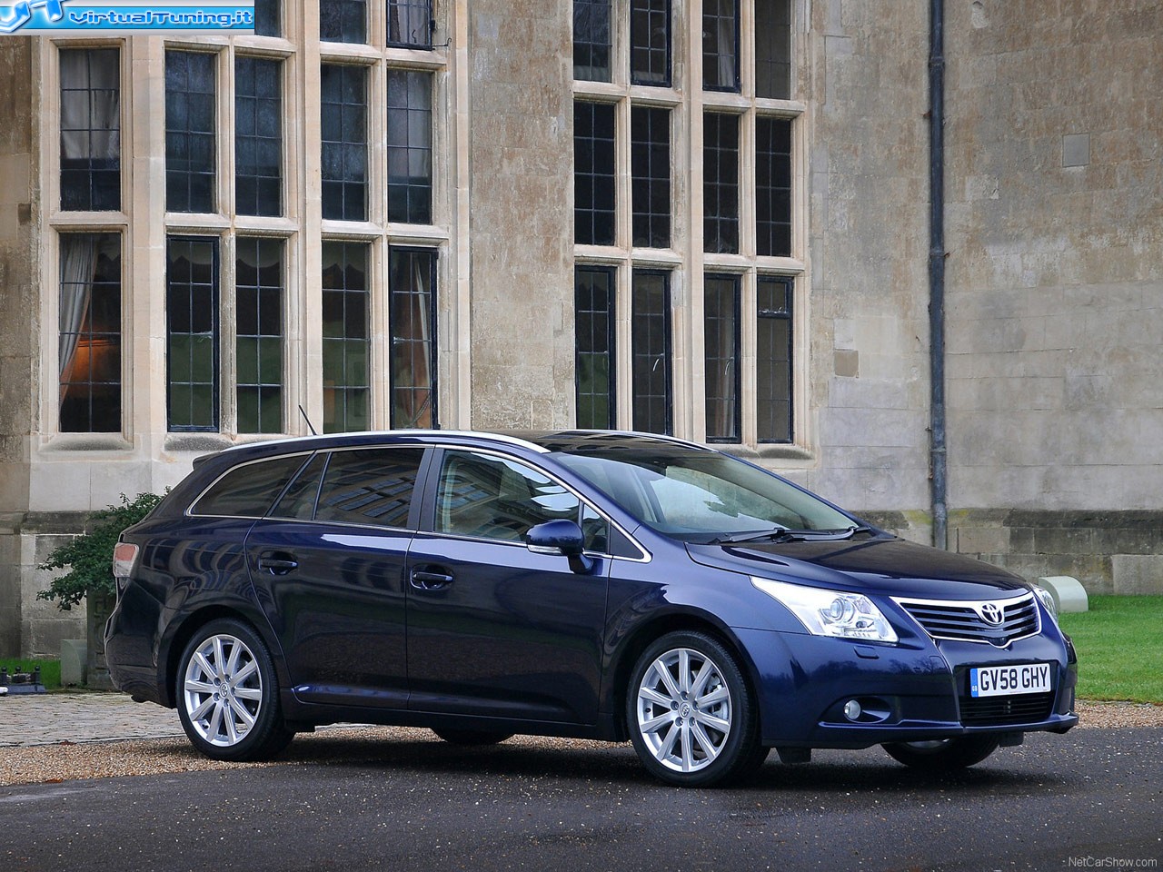 TOYOTA Avensis Tourer
