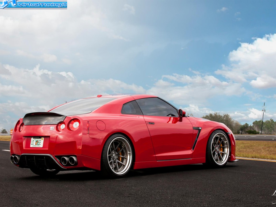 NISSAN Gtr