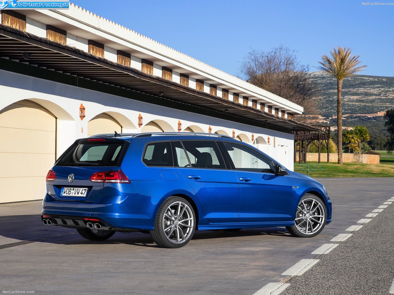 VOLKSWAGEN Golf R Variant