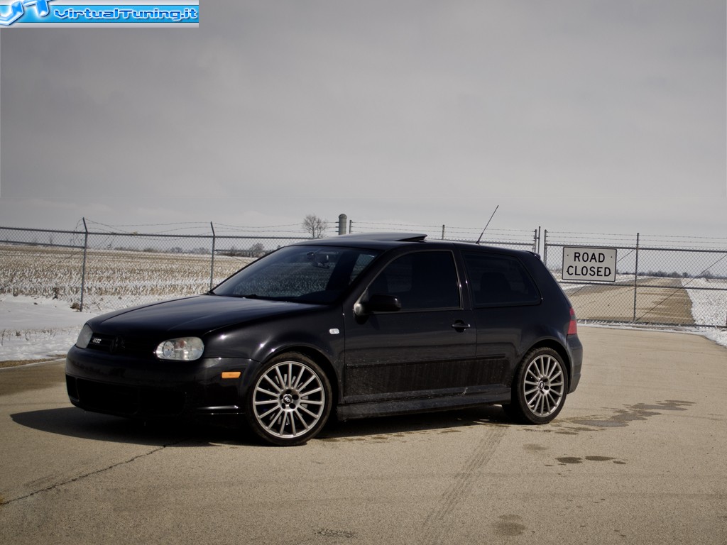 VOLKSWAGEN Golf R32